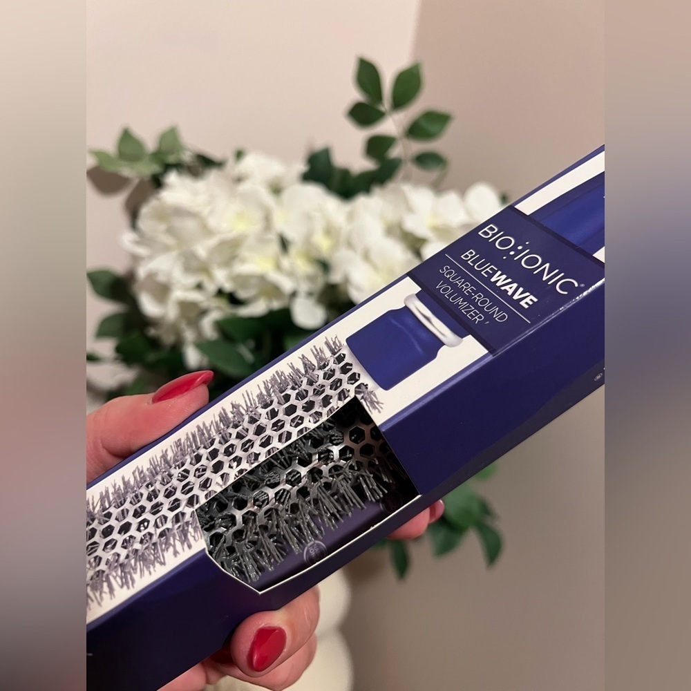 BIO IONIC • BLUE WAVE • SQUARE-ROUND VOLUMIZER EXTRA SMALL BRUSH - Picture 2 of 3